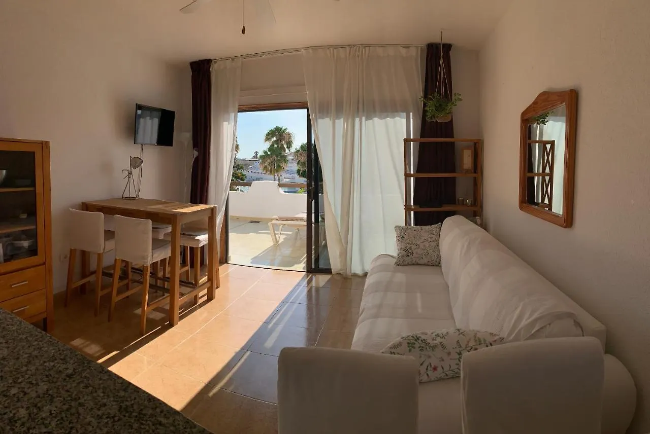 Bright Apartment With Pool In Tenerife South 德尔锡伦西奥海岸